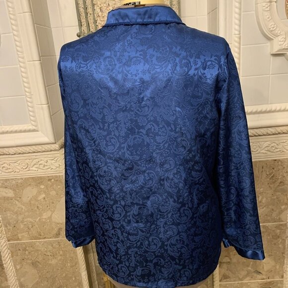 Enchanting. Size Large 14-16. Button Front Pajama Shirt. Corded Collar. B53 - Picture 4 of 5